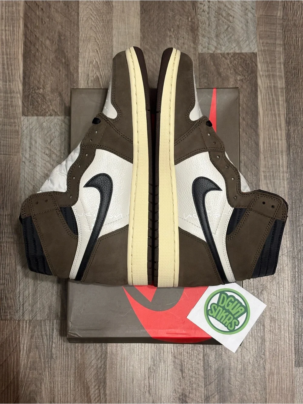 Jordan 1 low × Travis Scott Mocha High
